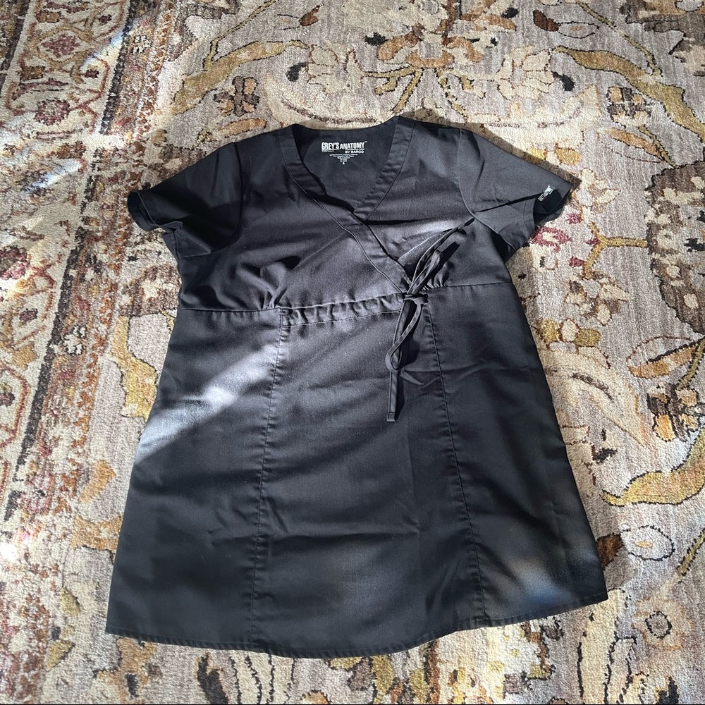 Maternity scrub top